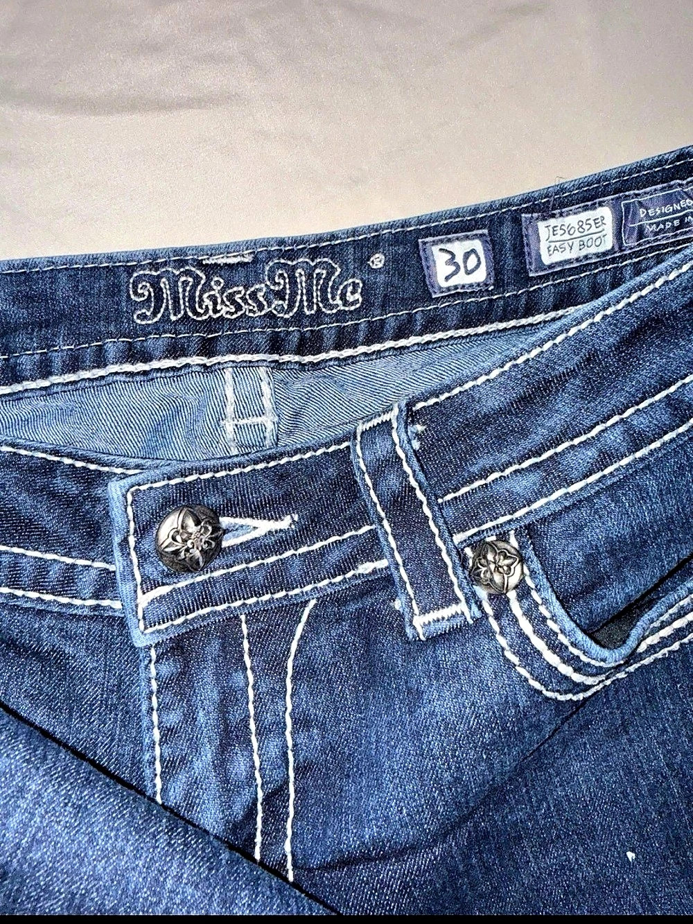 Miss Me Easy Bootcut Embellished Bling Back Pocket Jeans Size 30